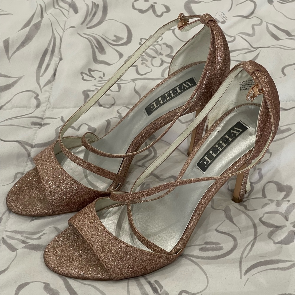 White Vera Wang 9 Pink‎ Glitter Criss Cross Strap Jeweled RoseGold Buckle Heels